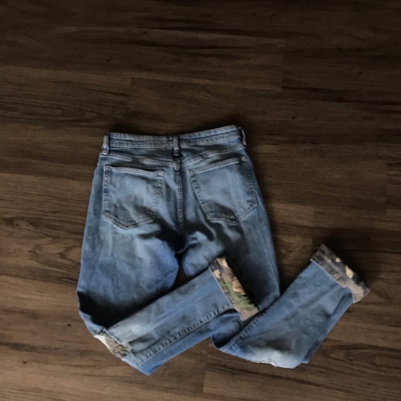 Gap camo girlfriend jeans! - Picture 4 of 4